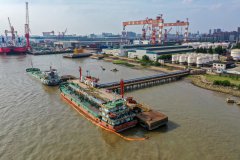 China cuts second batch of crude oil import quotas 